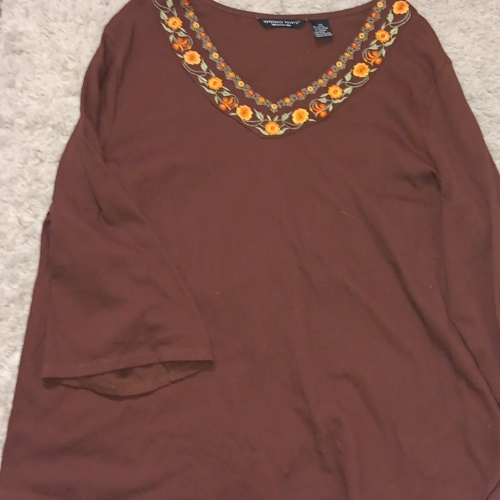 Shirt 2x reference‎ point w flower design